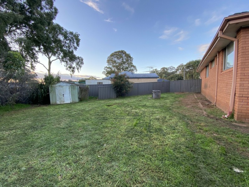 5 Plover Place, Ingleburn NSW 2565