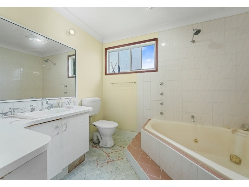 42 Eagleview Road, Minto NSW 2566