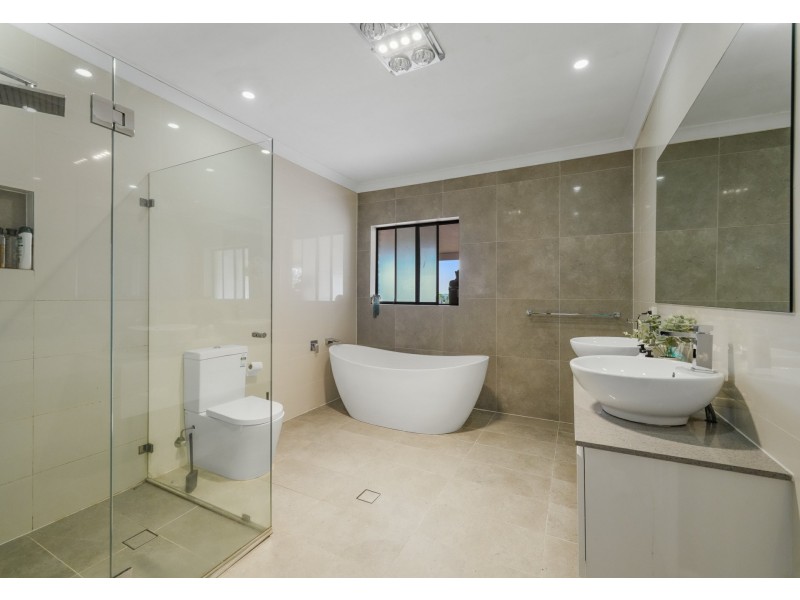 42 Eagleview Road, Minto NSW 2566