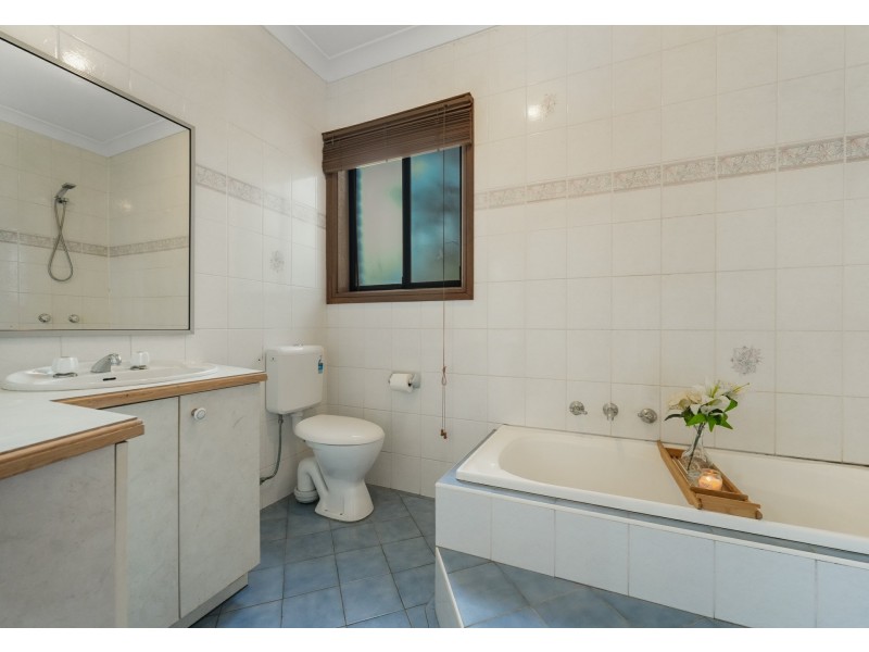 42 Eagleview Road, Minto NSW 2566