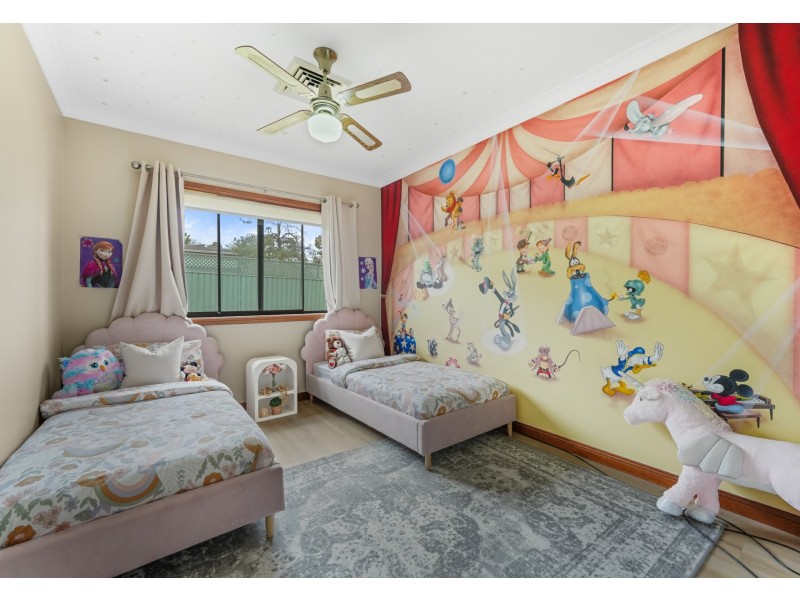 42 Eagleview Road, Minto NSW 2566