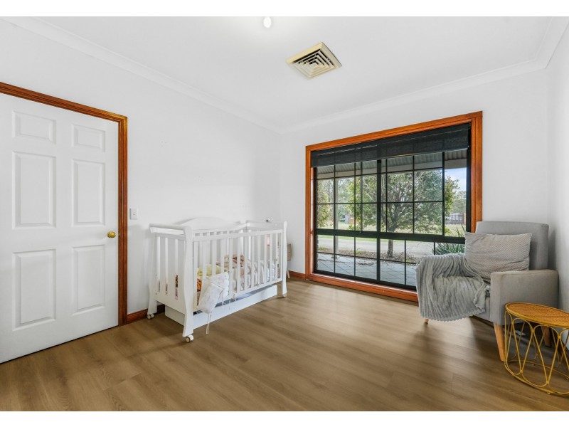 42 Eagleview Road, Minto NSW 2566