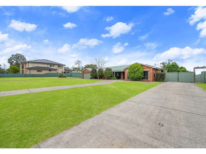 42 Eagleview Road, Minto NSW 2566