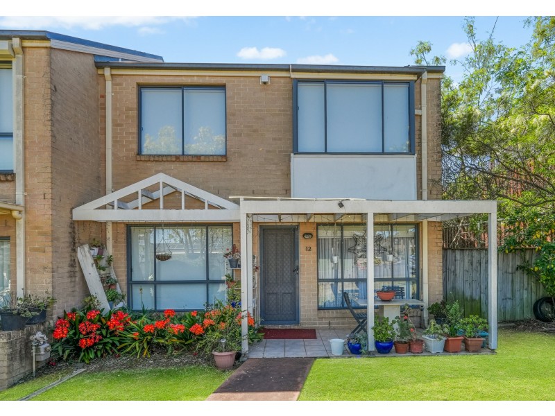Villa 12/14 Benham Street, Minto NSW 2566