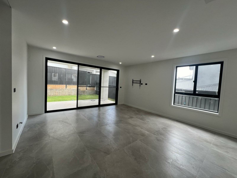 12 Chinnocks Avenue, Campbelltown NSW 2560