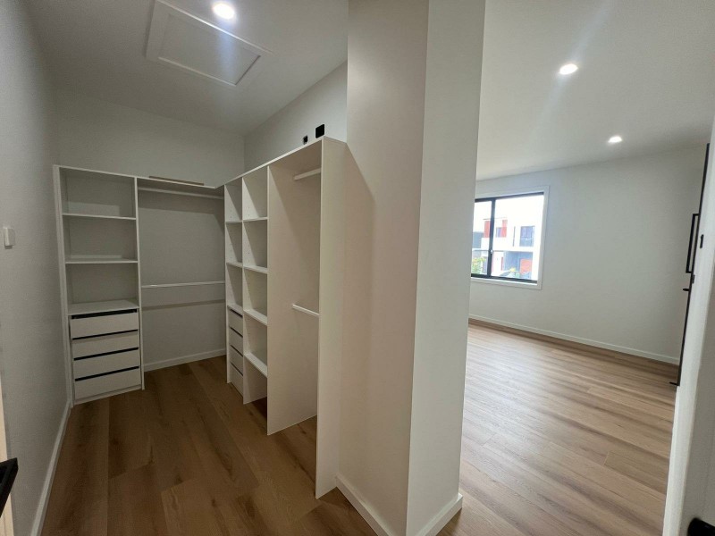 12 Chinnocks Avenue, Campbelltown NSW 2560