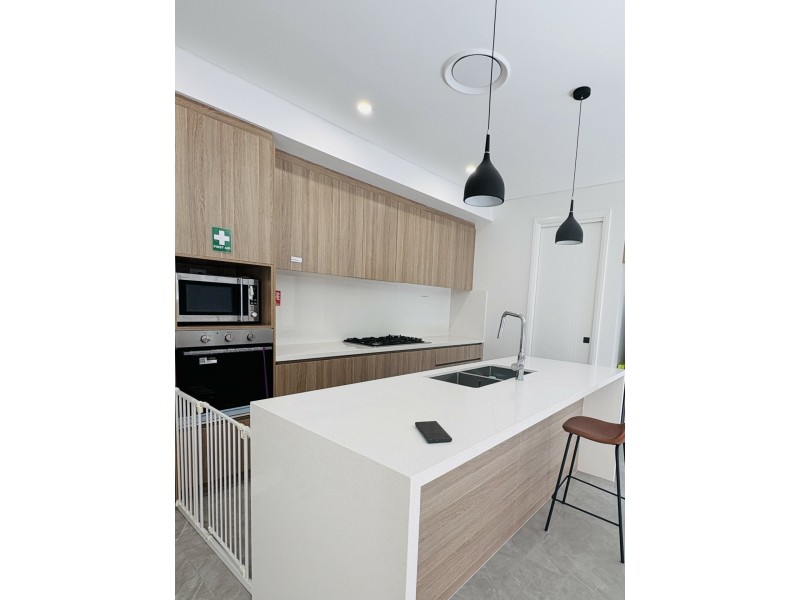 2A Croton Place, Macquarie Fields NSW 2564