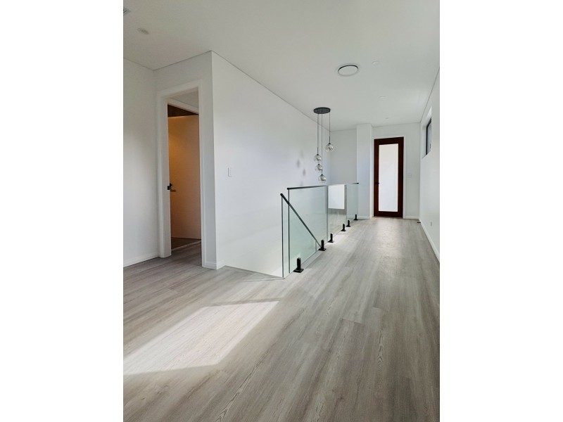 2A Croton Place, Macquarie Fields NSW 2564