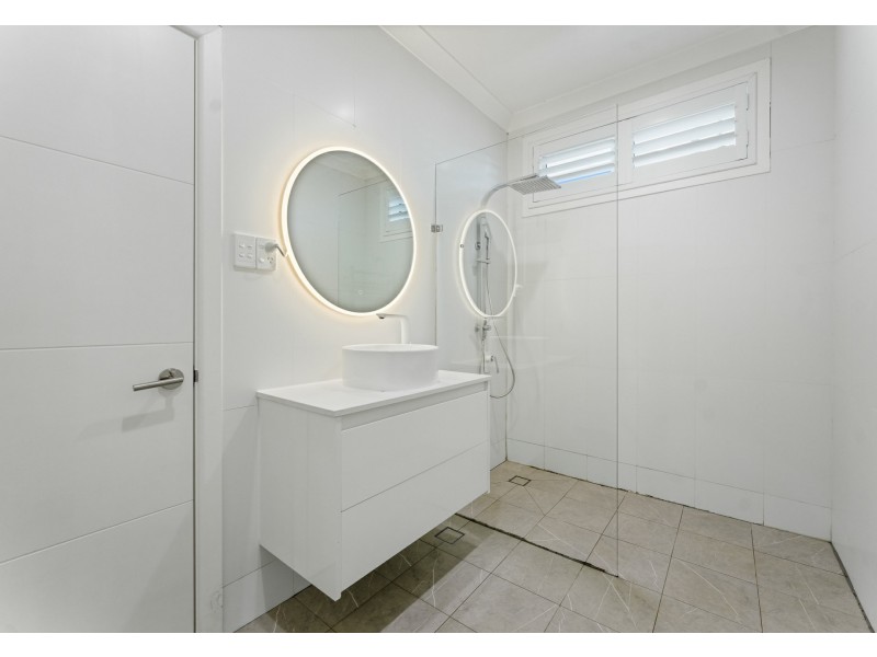 15 Warragamba Crescent, Leumeah NSW 2560