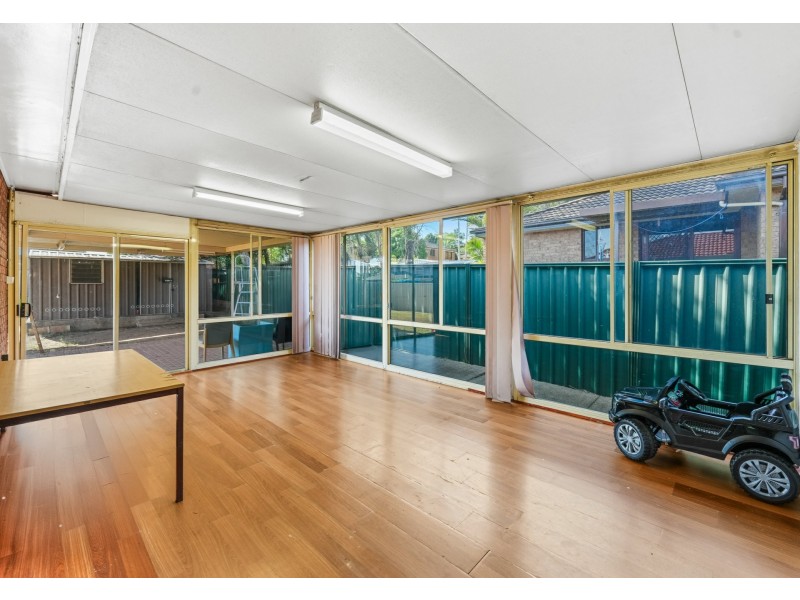 1 Emex Place, Macquarie Fields NSW 2564