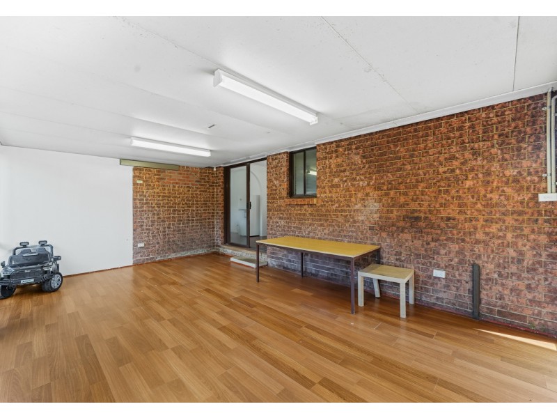 1 Emex Place, Macquarie Fields NSW 2564