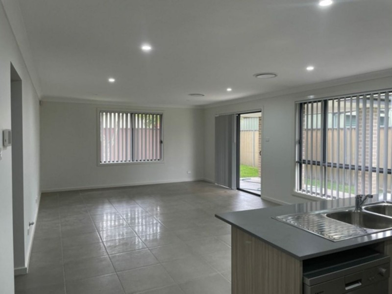 10 Brennan Place, Minto NSW 2566