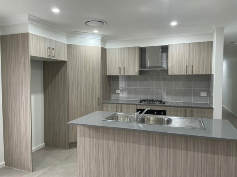 10 Brennan Place, Minto NSW 2566