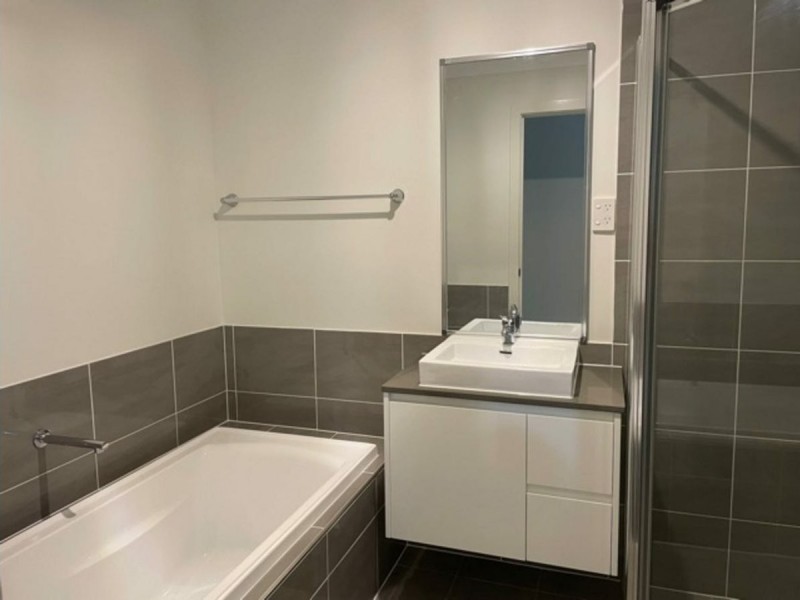 10 Brennan Place, Minto NSW 2566