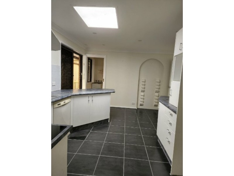 20 Edinburgh Crescent, St Andrews NSW 2566