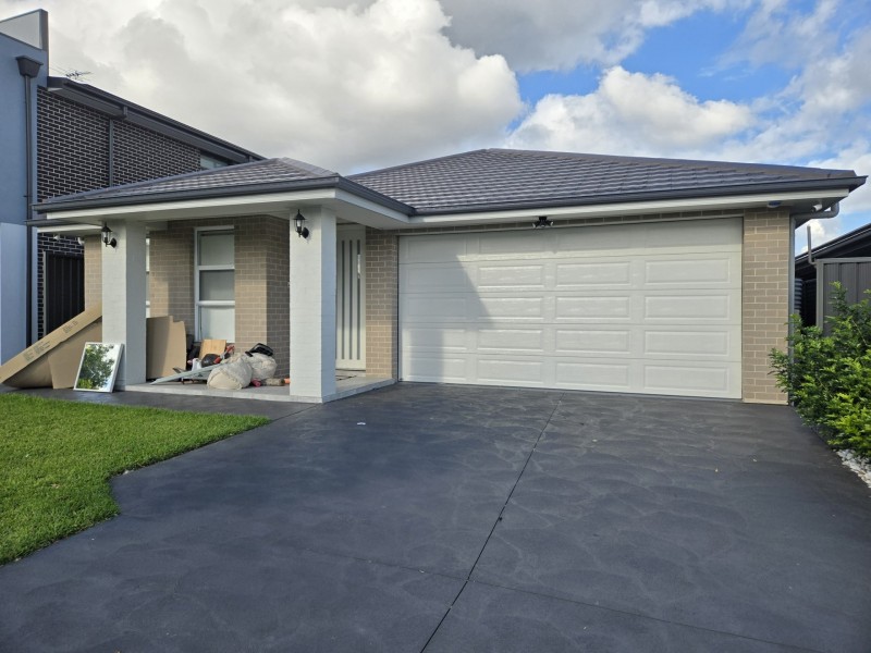 66 Fieldhouse Cct, Campbelltown NSW 2560