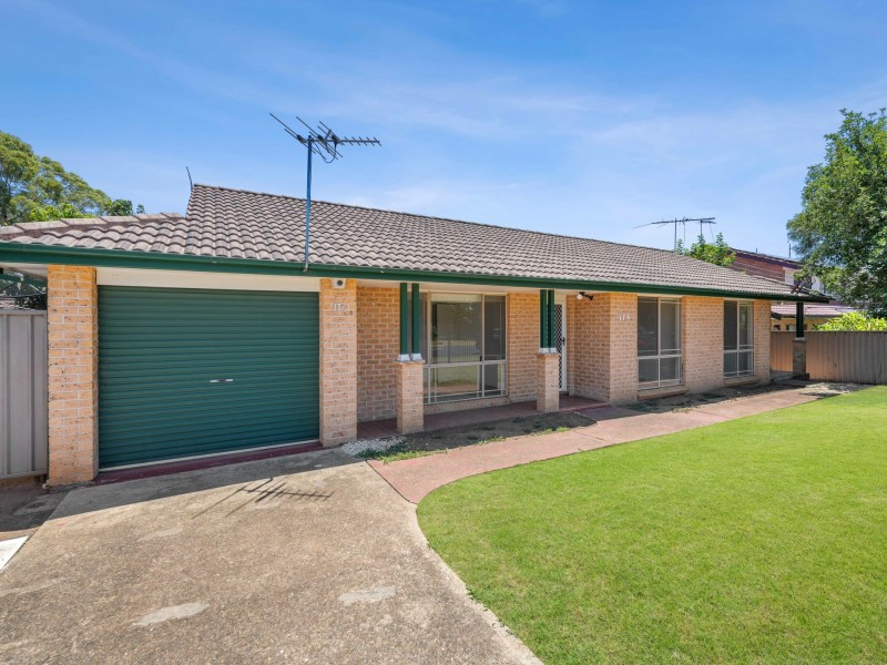 17A Surrey St, Minto NSW 2566