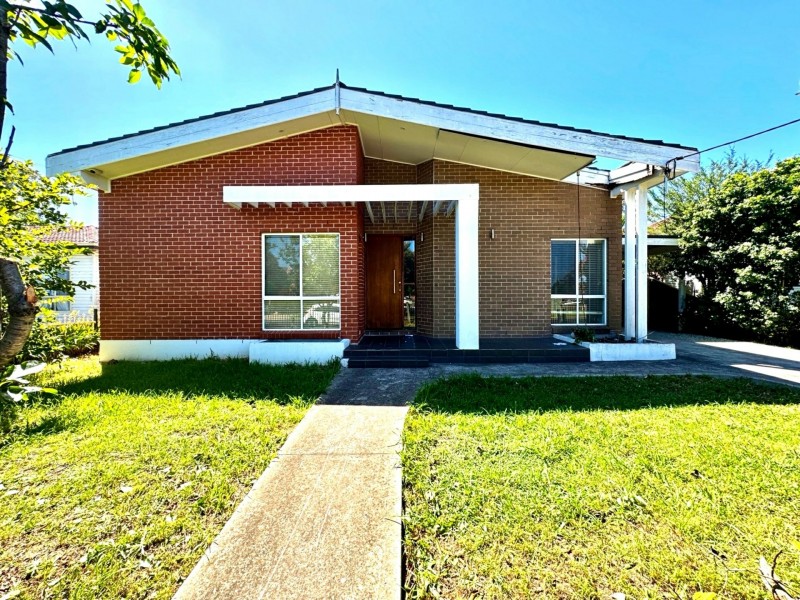 50 Surrey Street, Minto NSW 2566