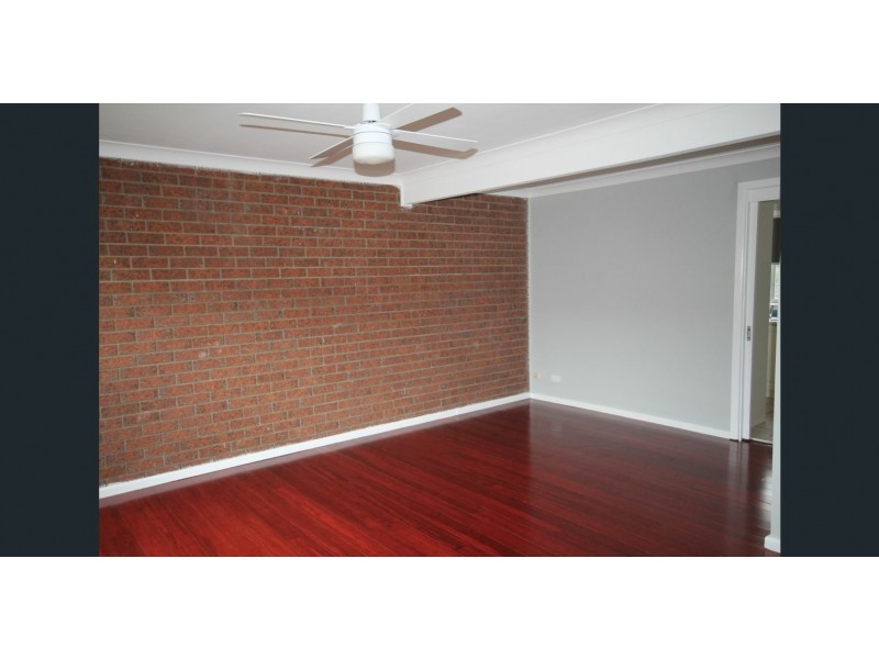 Unit 1/18 Westmoreland Rd, Minto NSW 2566