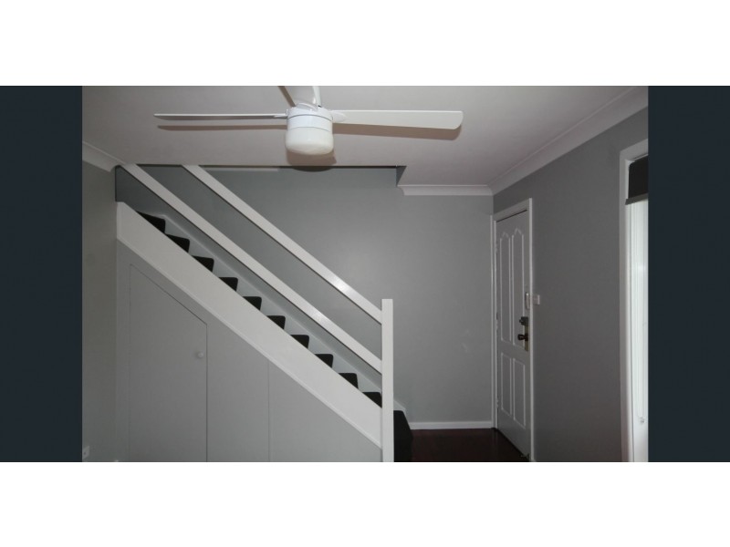 Unit 1/18 Westmoreland Rd, Minto NSW 2566