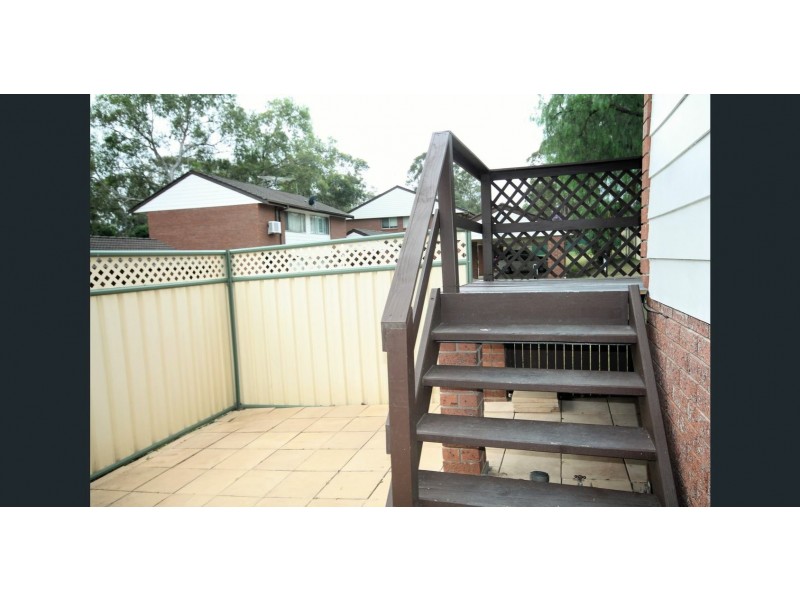 Unit 1/18 Westmoreland Rd, Minto NSW 2566