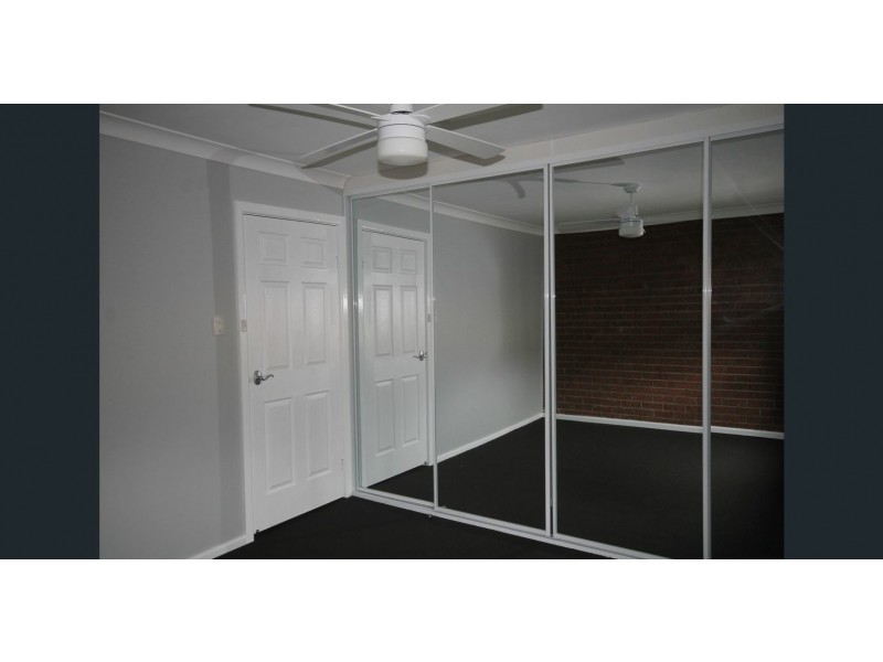 Unit 1/18 Westmoreland Rd, Minto NSW 2566