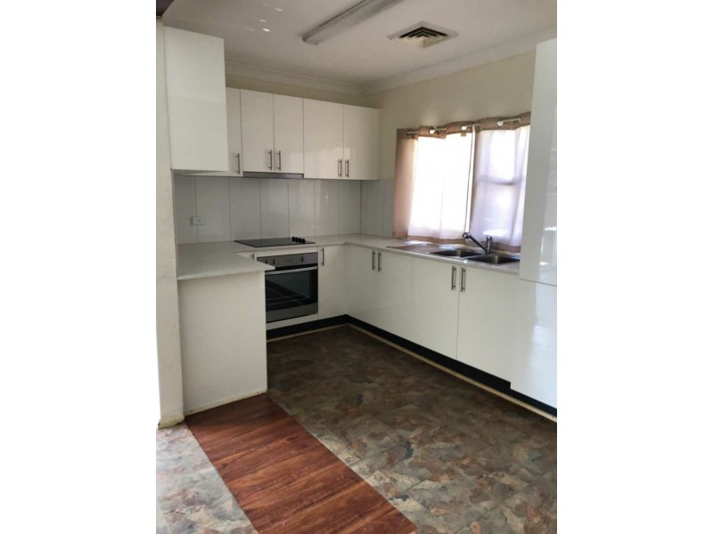 107B Parliament Rd, Macquarie Fields NSW 2564