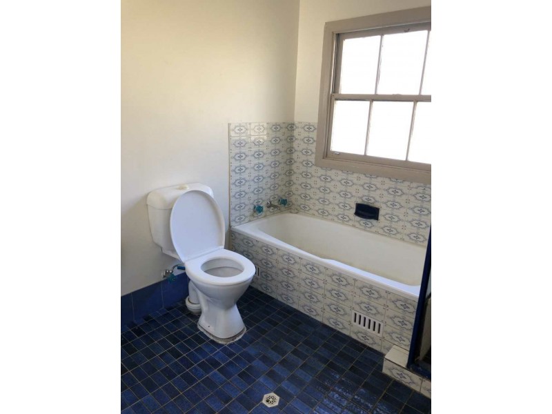 107B Parliament Rd, Macquarie Fields NSW 2564