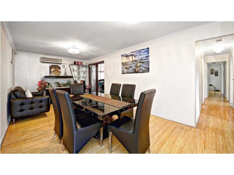 5 Buttercup Street, Macquarie Fields NSW 2564