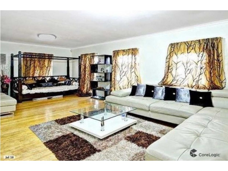 5 Buttercup Street, Macquarie Fields NSW 2564