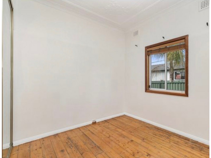 28 Renown Avenue, Punchbowl NSW 2196