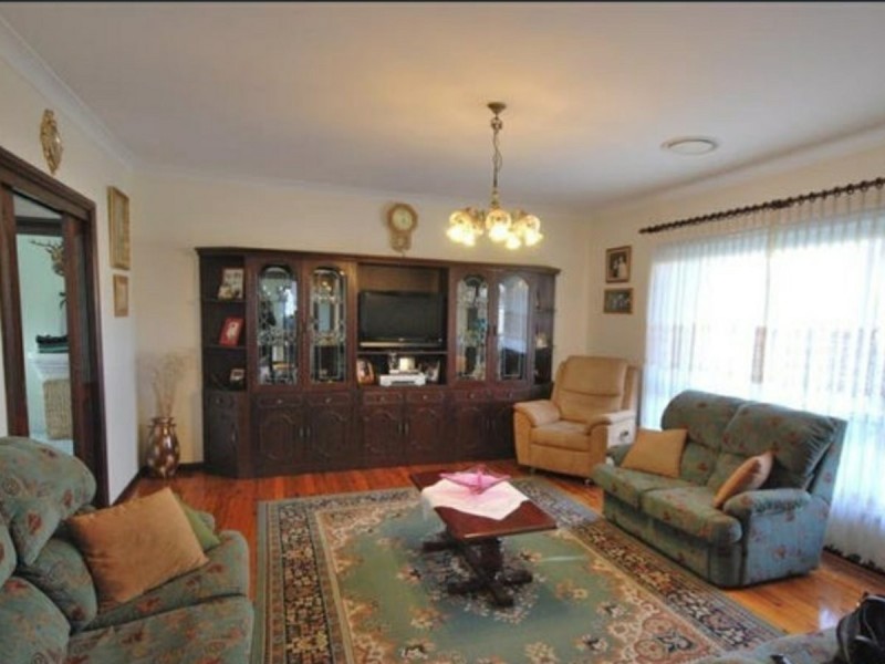 Edensor Park NSW 2176