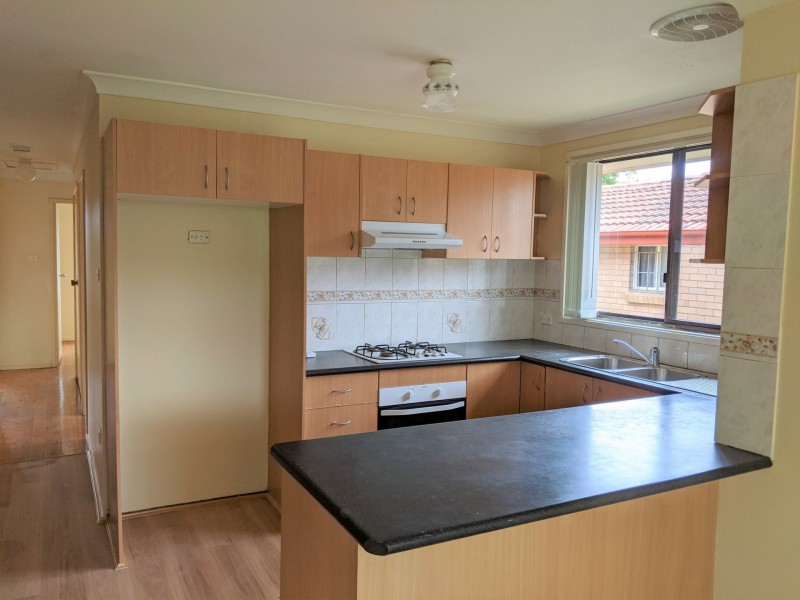5 Malvern Close, St Johns Park NSW 2176