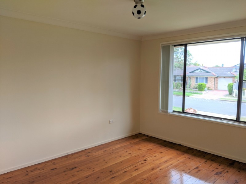 5 Malvern Close, St Johns Park NSW 2176
