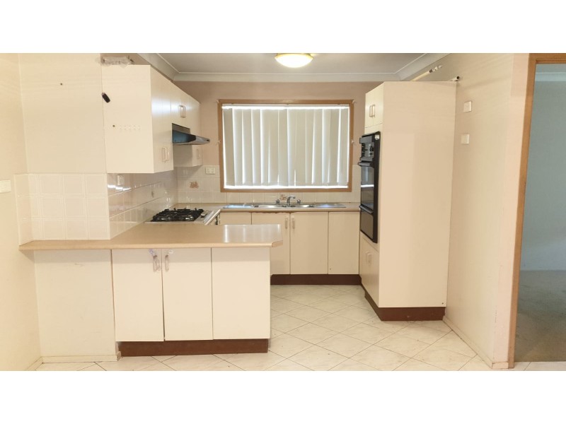 10 Bluff Street, Green Valley NSW 2168