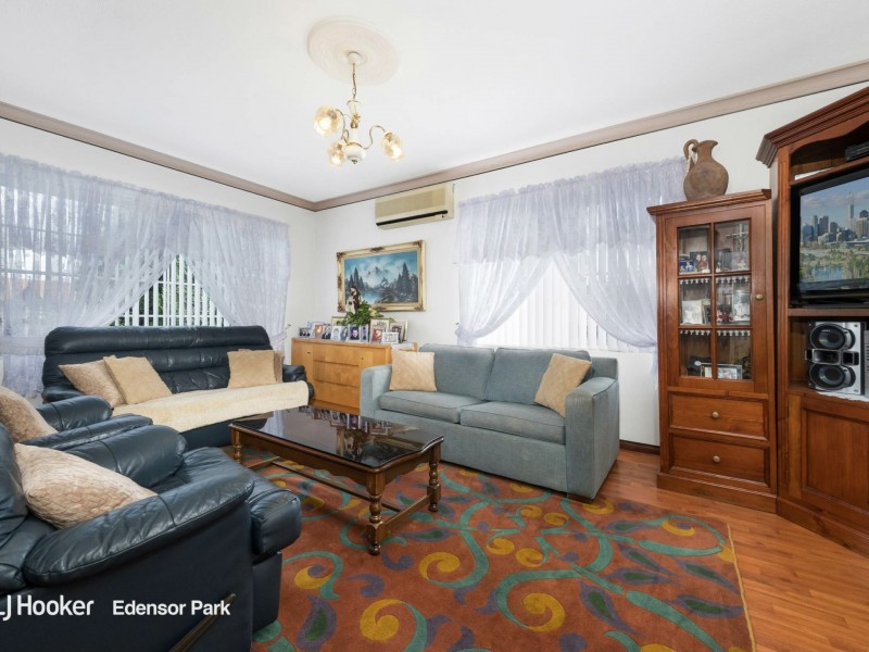 2 Ord Close, Bossley Park NSW 2176