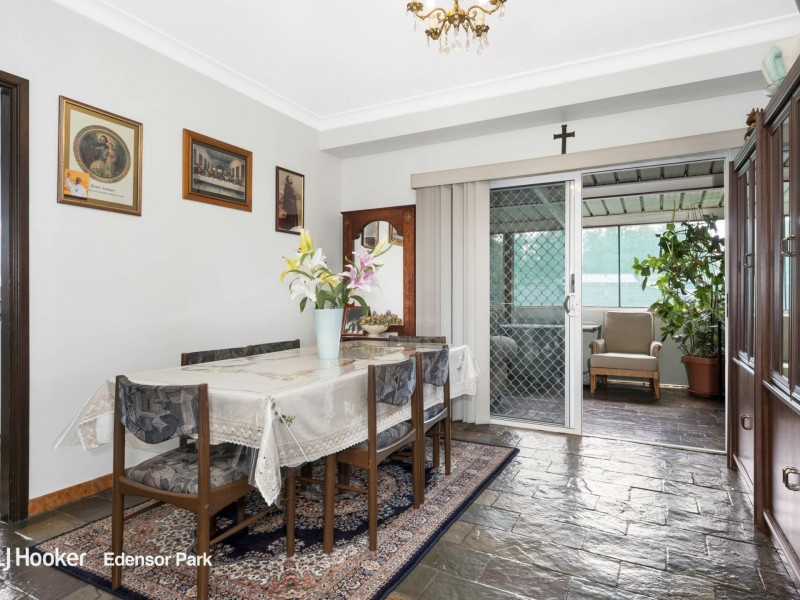 2 Ord Close, Bossley Park NSW 2176