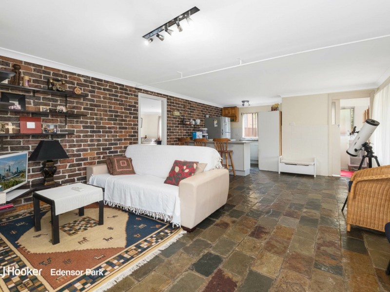 2 Ord Close, Bossley Park NSW 2176