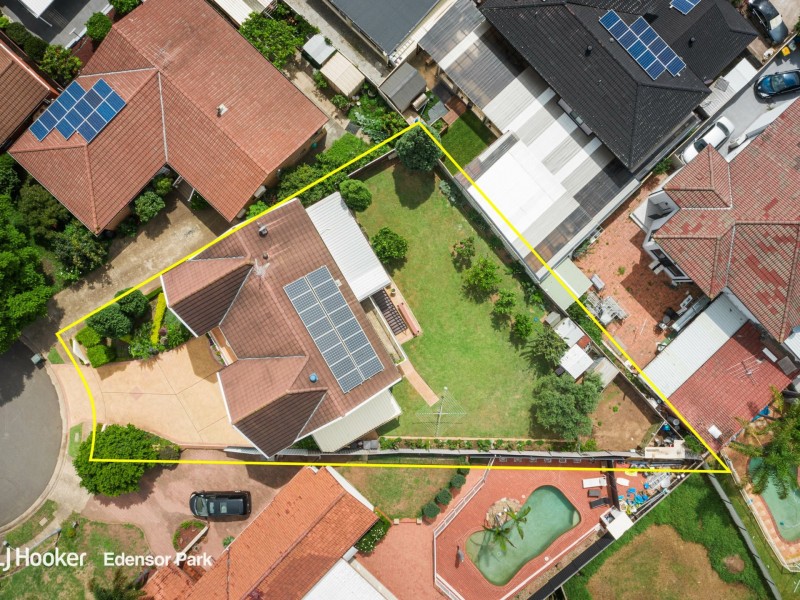 2 Ord Close, Bossley Park NSW 2176