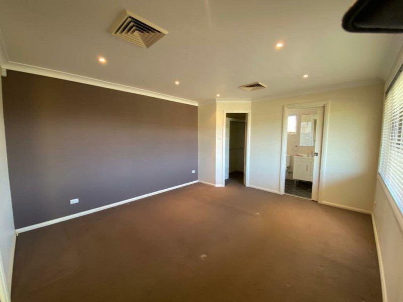 Edensor Park NSW 2176