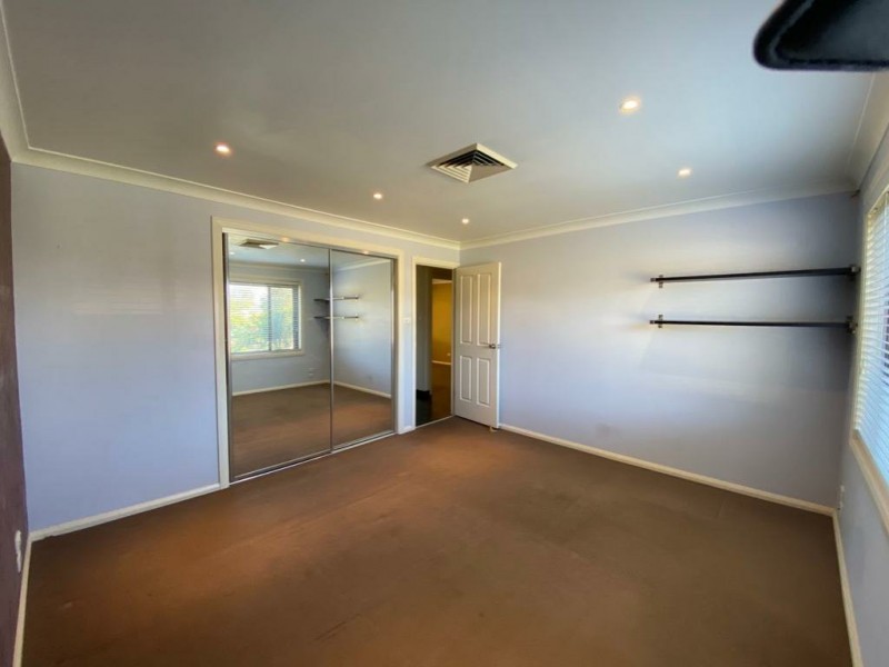 Edensor Park NSW 2176