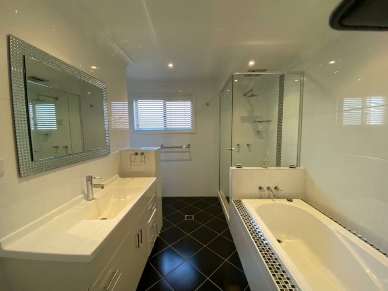 Edensor Park NSW 2176