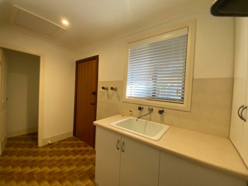 Edensor Park NSW 2176