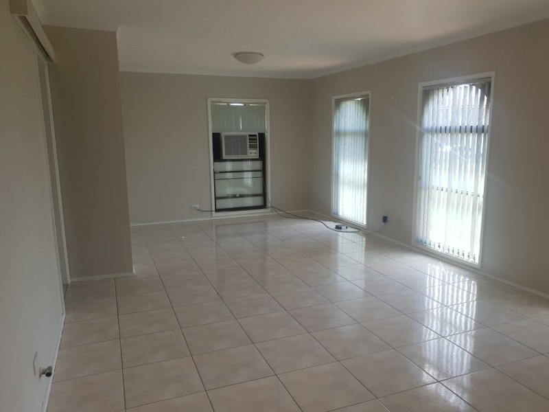 Edensor Park NSW 2176