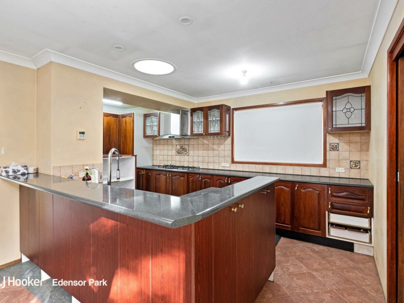 13 Glen Elgin Crescent, Edensor Park NSW 2176