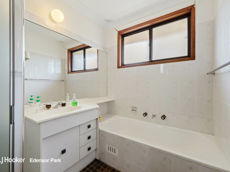 9 Huxley Place, Wetherill Park NSW 2164