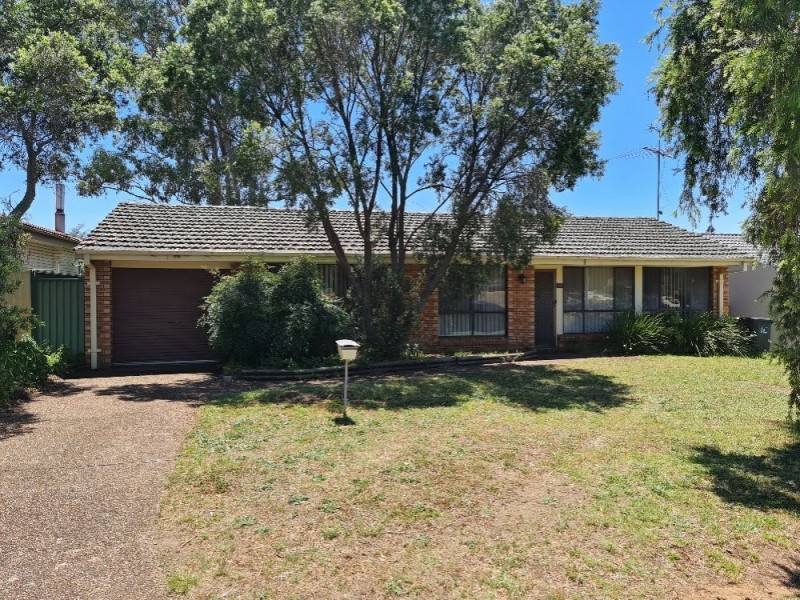 10 Seppelt Place, Edensor Park NSW 2176