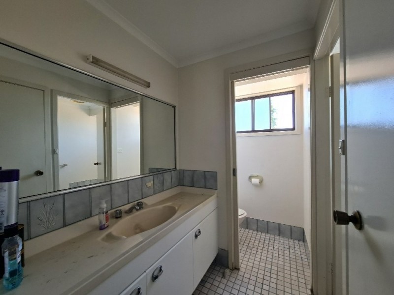 10 Seppelt Place, Edensor Park NSW 2176