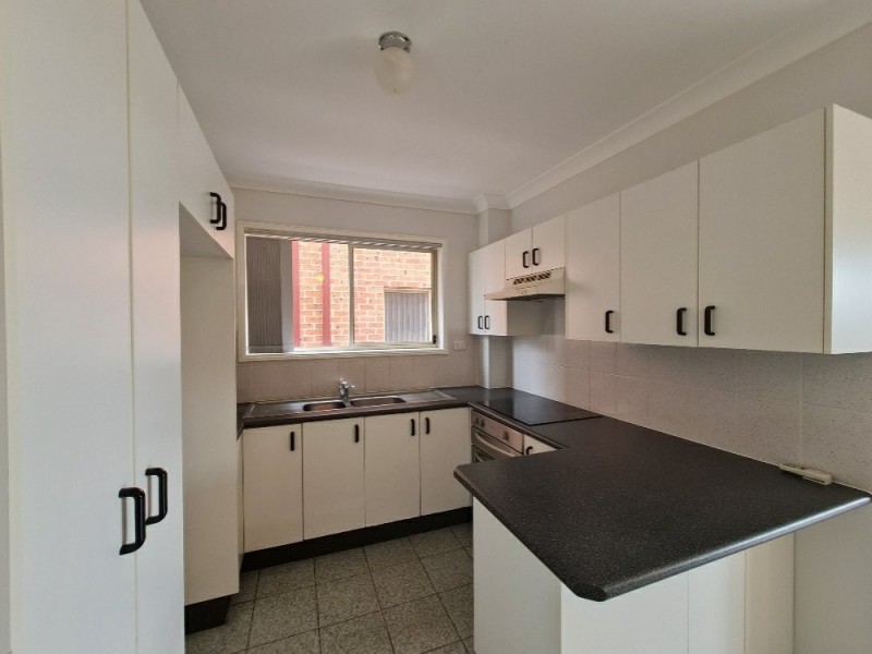 2/21 Throsby Street, Fairfield Heights NSW 2165
