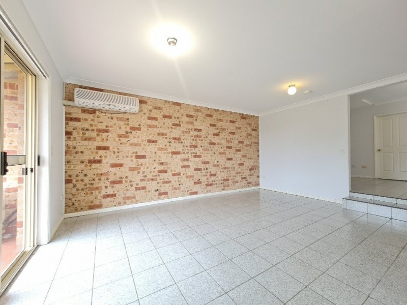 2/21 Throsby Street, Fairfield Heights NSW 2165